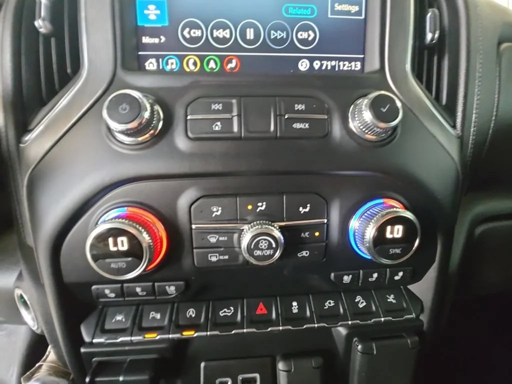 Used 2020 WHITE FROST TRICOAT GMC Denali image 17