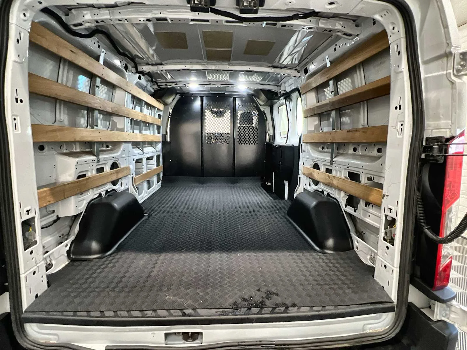 Used 2022 Oxford White Ford  image 18