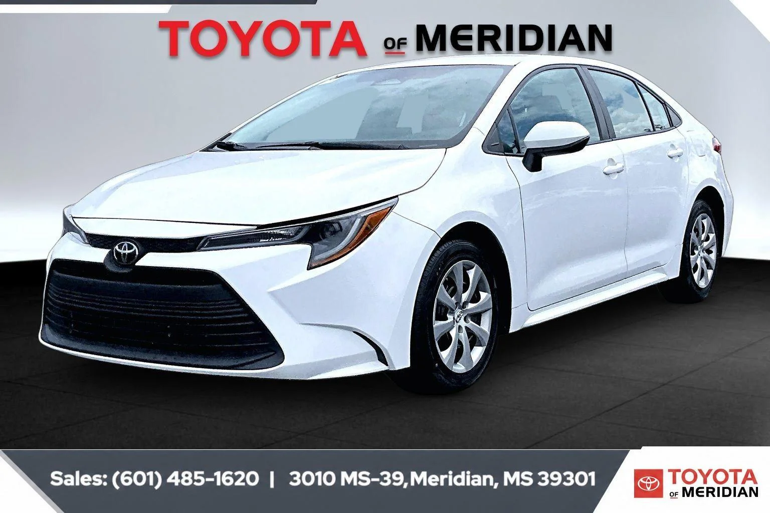 Used 2023 Ice Cap Toyota LE image 10