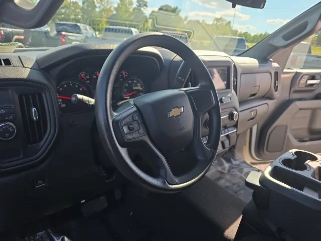 Used 2022 White Chevrolet WT image 17