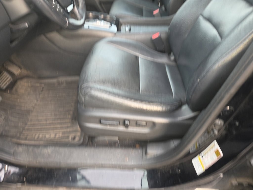 Used 2016  Honda Touring image 13