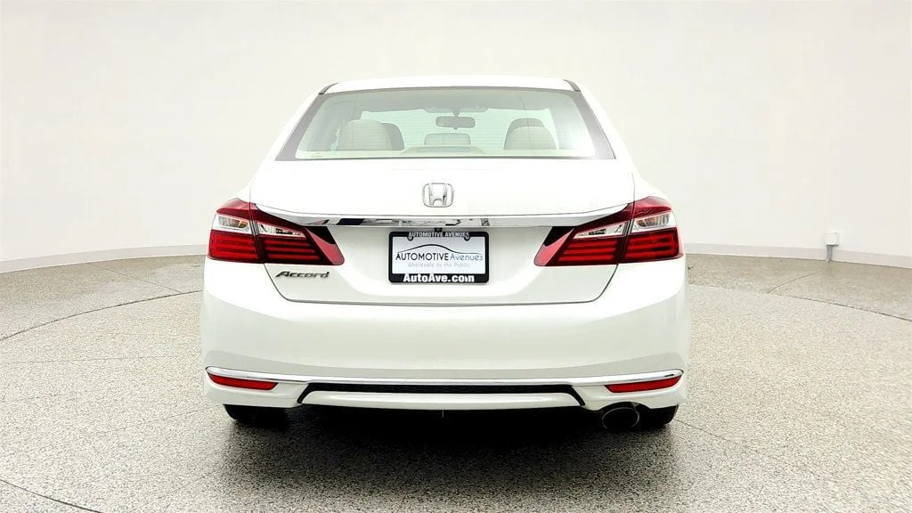 Used 2017 White Orchid Pearl Honda LX CVT image 6
