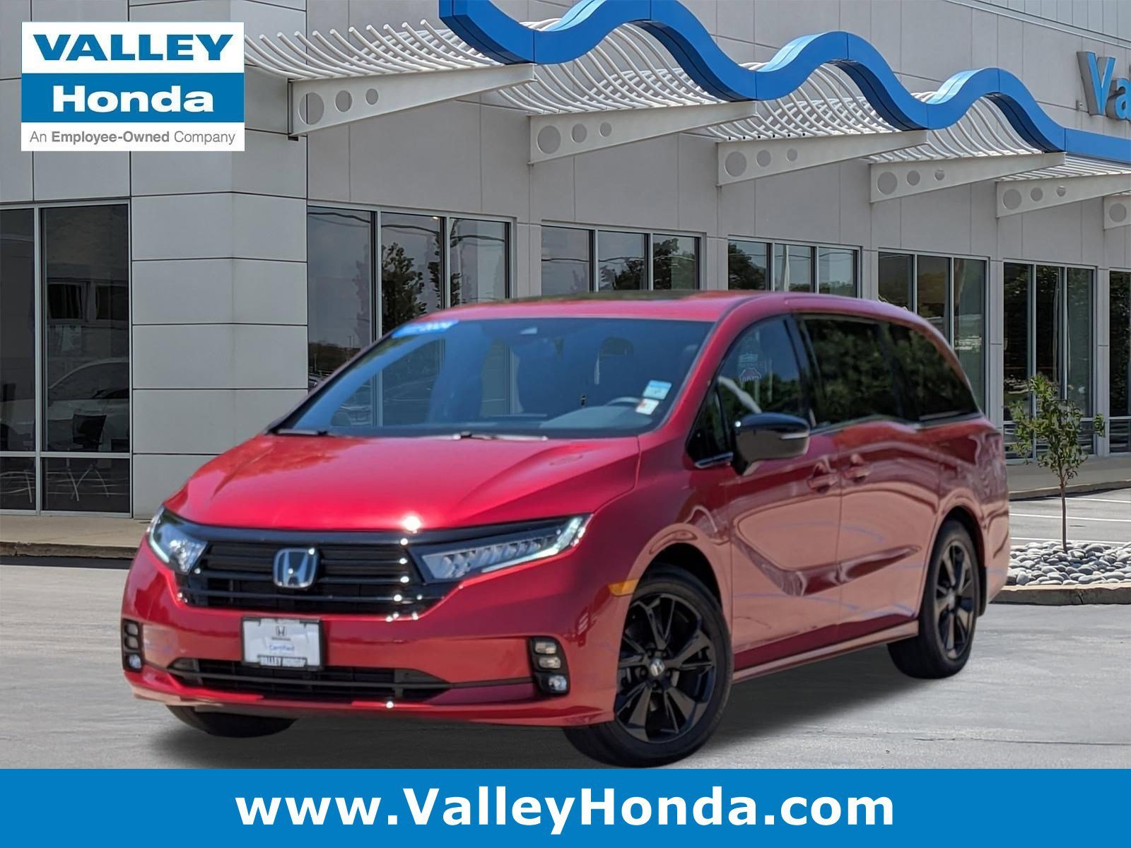 2024 Honda Odyssey SPORT's photo