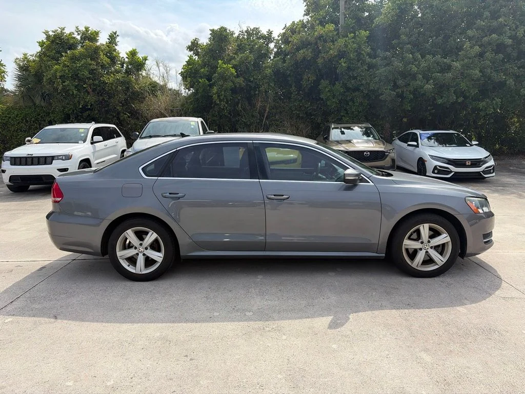 Used 2014 Volkswagen Passat SE with VIN 1VWBT7A33EC098994 for sale in North Palm Beach, FL