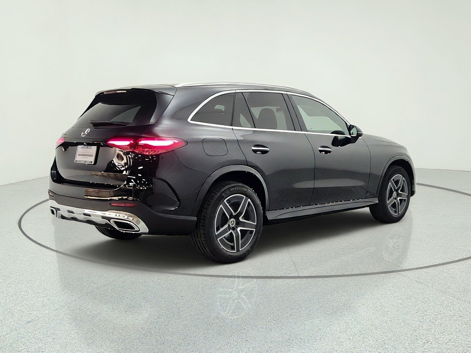 New 2026 Black Mercedes-Benz GLC 300 SUV image 5