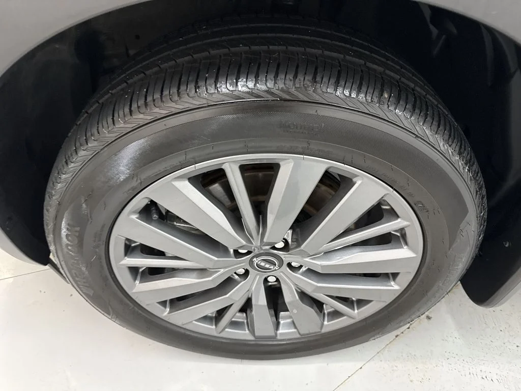 Used 2025 Gun Metallic Nissan SL image 35