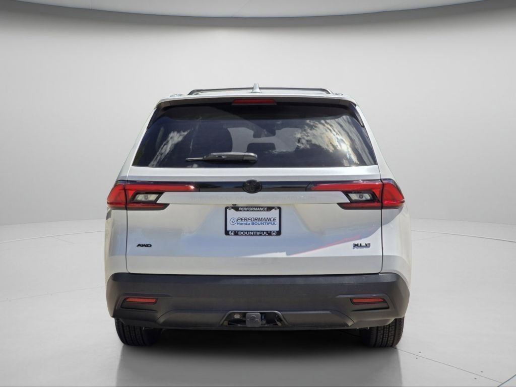Used 2024 Wind Chill Pearl Toyota XLE image 19