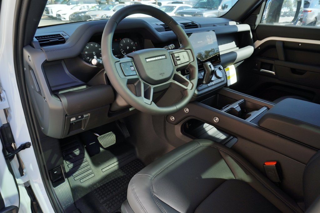 New 2026 Fuji White Land Rover S image 12
