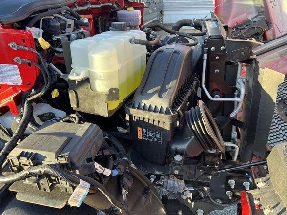 2021 Ford F-650 - Photo 25