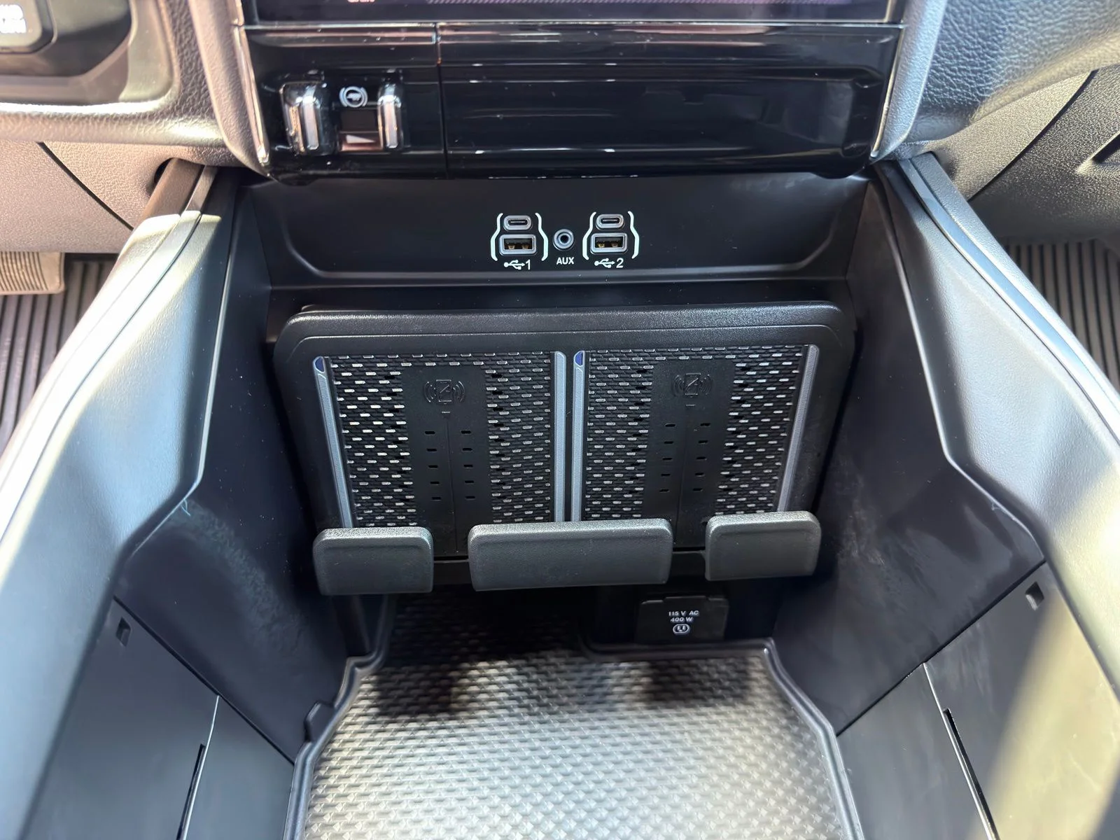 New 2026 Ceramic Gray Clear-Coat Exterior Paint RAM Laramie image 23