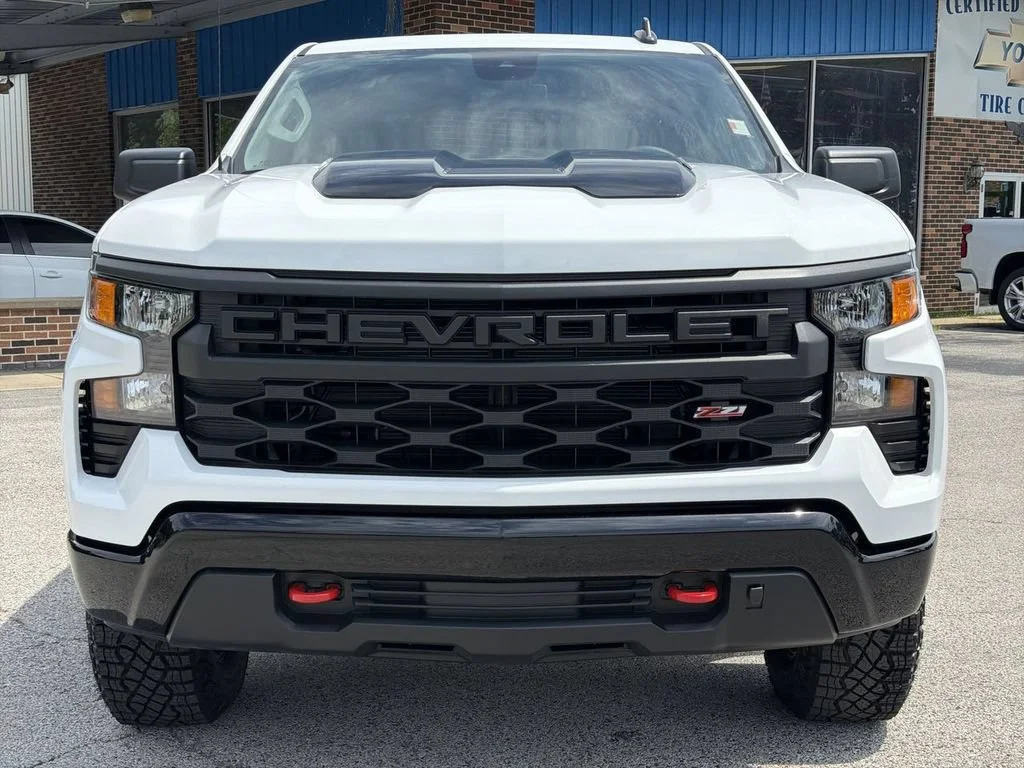 New 2026 Summit White Chevrolet Custom Trail Boss image 28