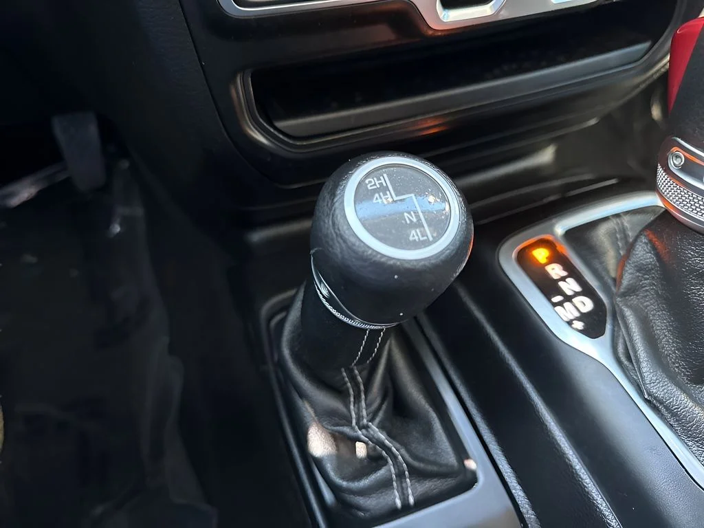Used 2021 White Jeep Unlimited Sahara image 17