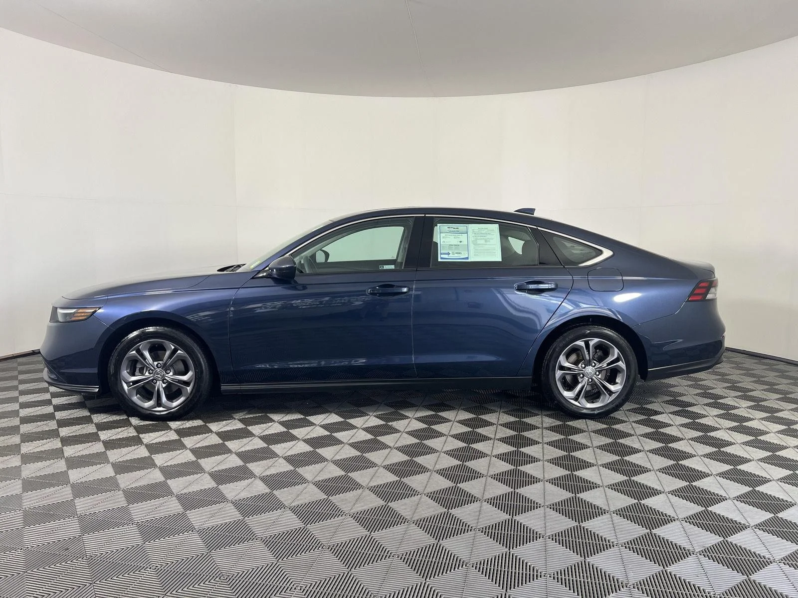 Used 2023 Canyon River Blue Metallic Honda EX image 6