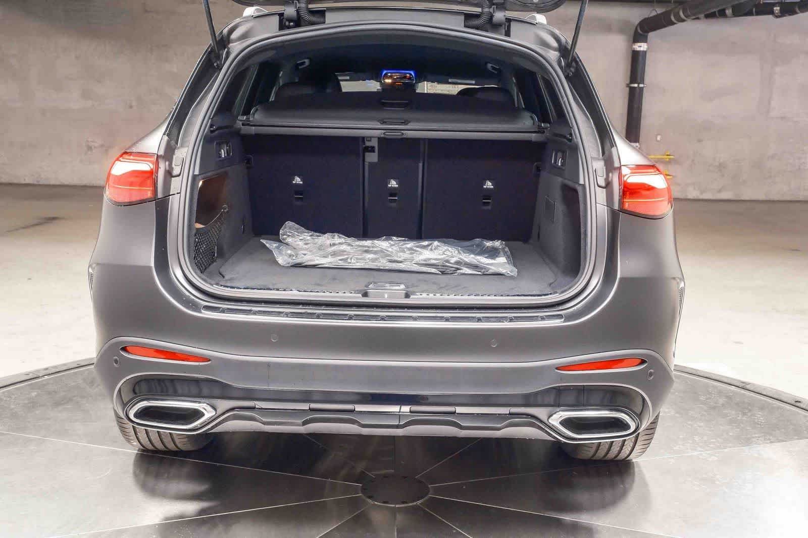 New 2026 MANUFAKTUR exclusive graphite grey magno Mercedes-Benz GLC 300 image 71