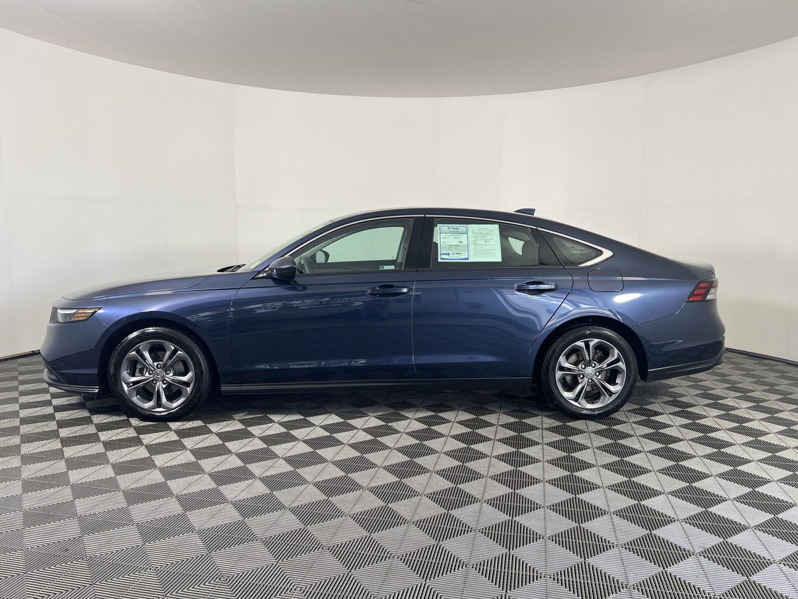 Used 2023 Canyon River Blue Metallic Honda EX image 6