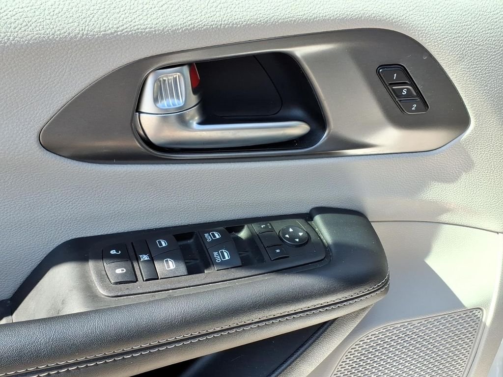 Used 2024 White Chrysler Touring L image 17