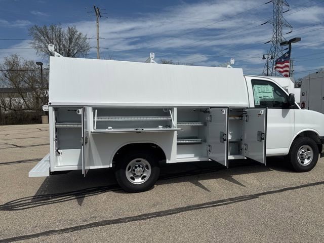 New 2025 Summit White Chevrolet 1WT image 7