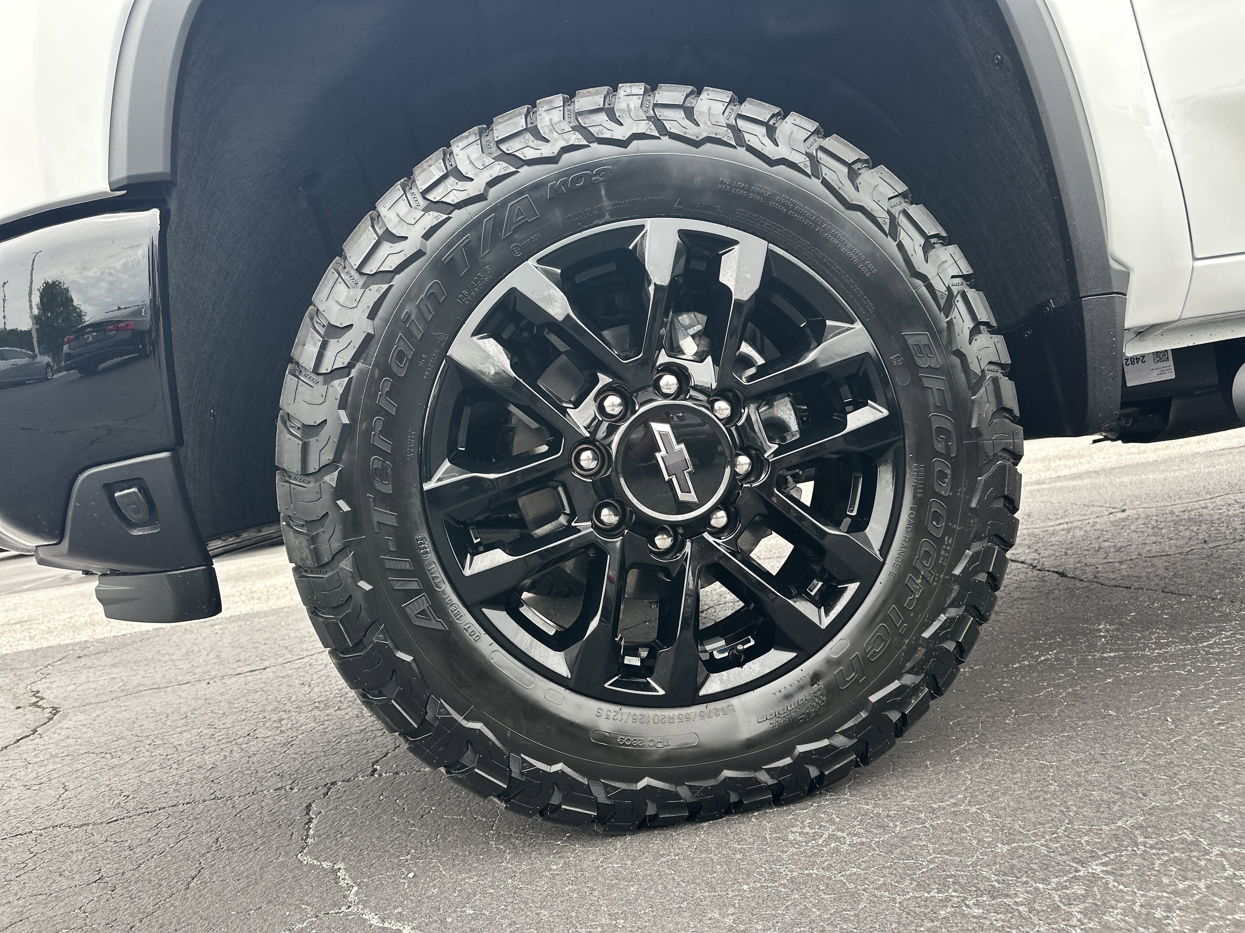 New 2026 Summit White Chevrolet LT image 12