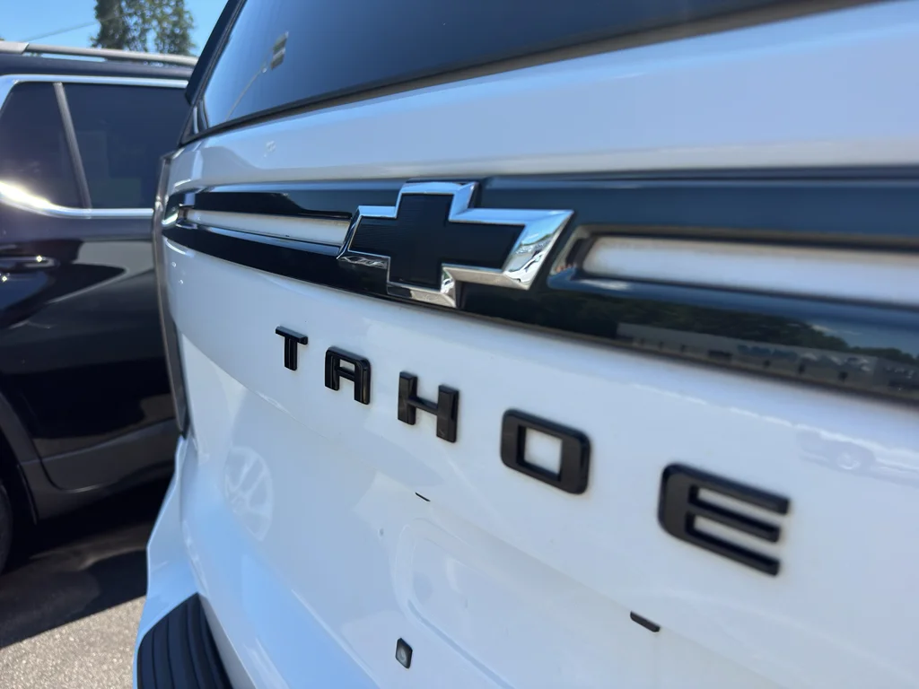 Used 2021 SUMMIT WHITE Chevrolet RST image 6