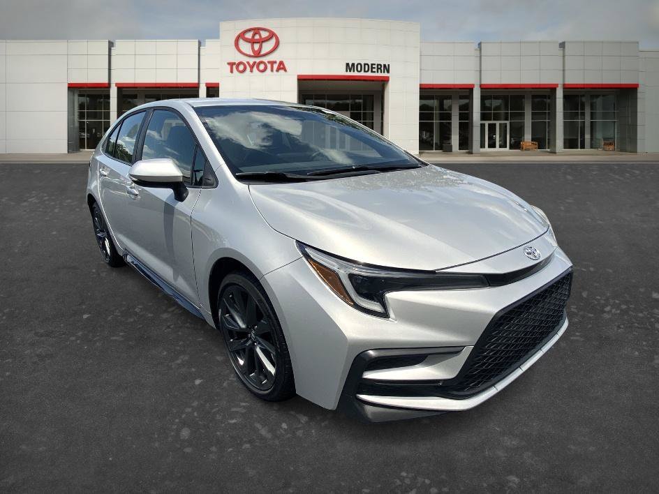 Used 2025 Classic Silver Metallic Toyota SE image 3