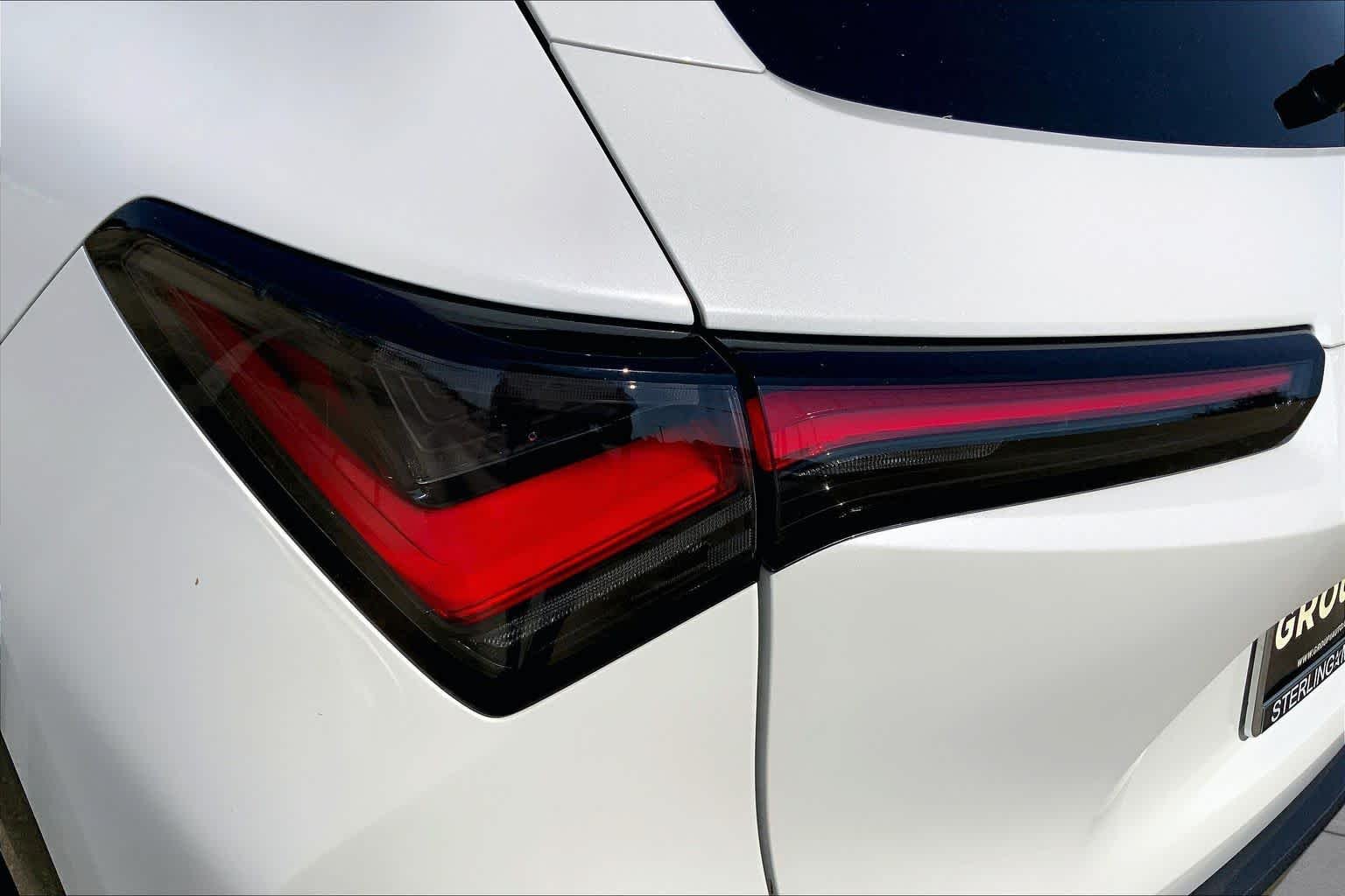 Used 2025 Platinum White Pearl Acura  image 29