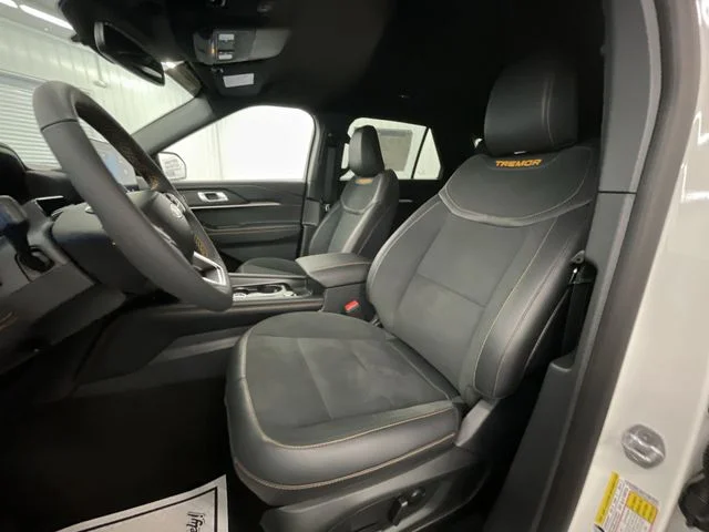 New 2027 Star White Metallic Tri-Coat Ford Tremor® image 11