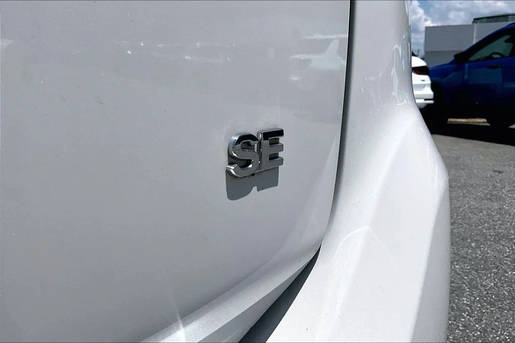 Certified Used 2020  Mitsubishi SE image 24