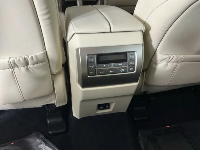 Used 2020  Lexus 460 image 29