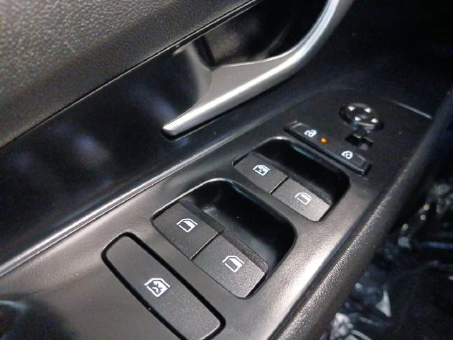 Used 2024 White Hyundai SEL image 5
