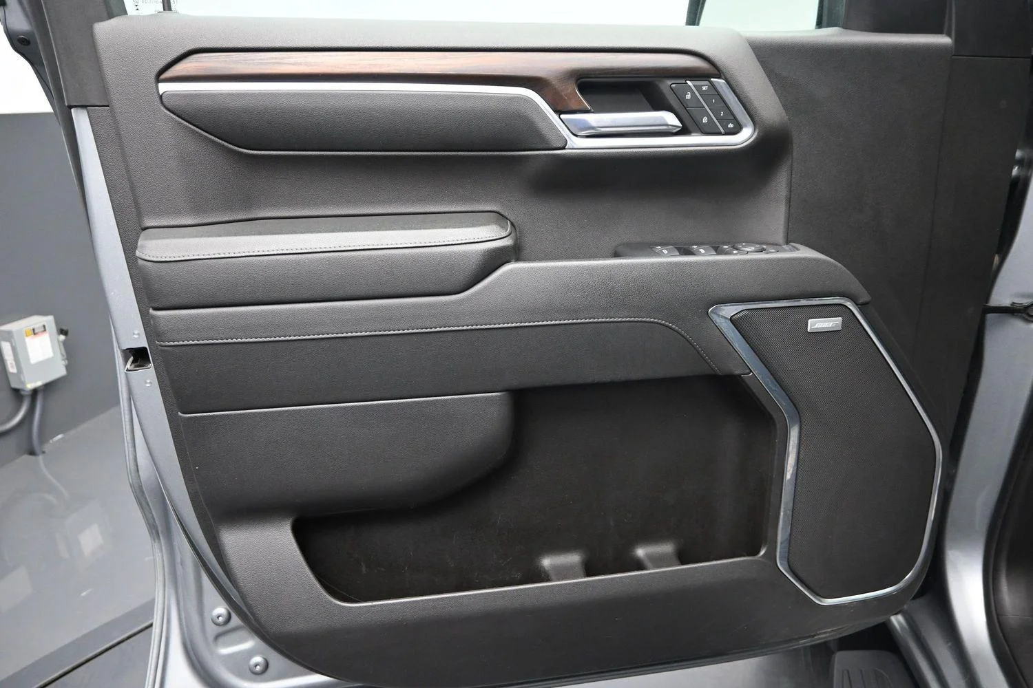Used 2023 SILVER                    GMC  image 23