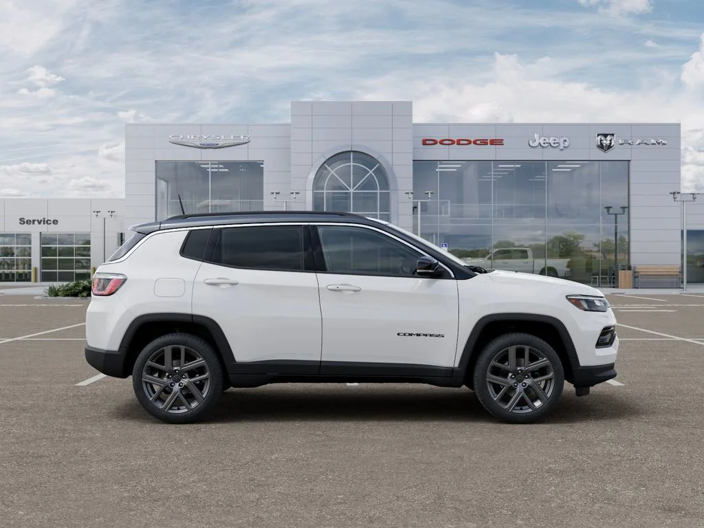 New 2026 Bright White Clear-Coat Exterior Paint Jeep Limited image 22