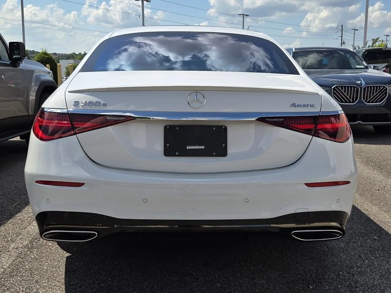 Used 2025  MERCEDES-BENZ S 580E image 5