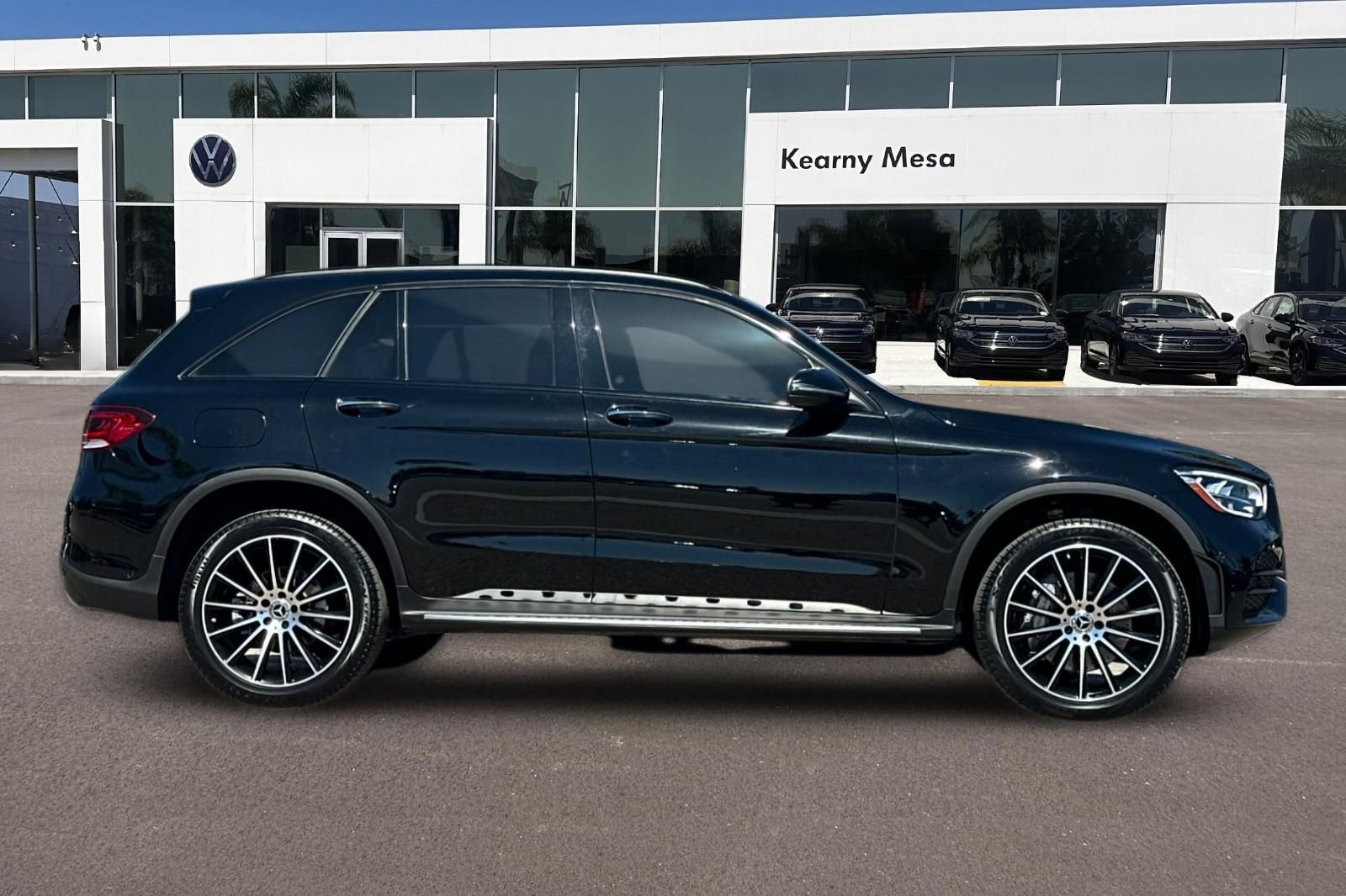 Used 2022 Black Mercedes-Benz GLC 300 image 3