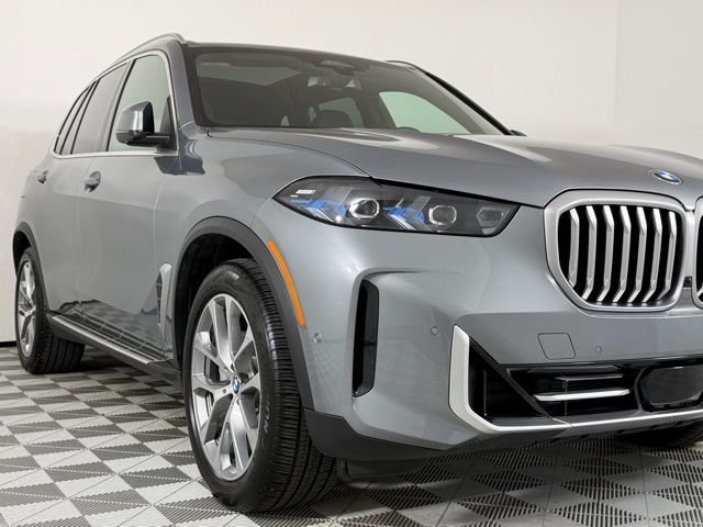Used 2025 Skyscraper Gray Metallic BMW xDrive40i image 8