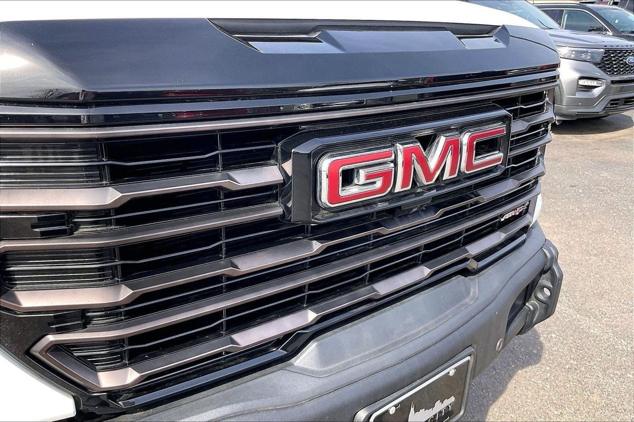 Used 2024 Summit White GMC 4WD Crew Cab Short Box AT4X image 35