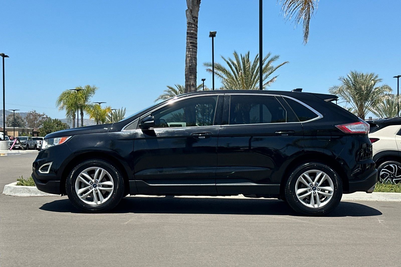 Used 2018 Black Ford SEL image 7
