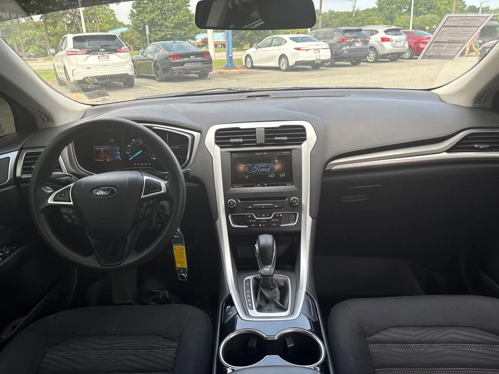 Used 2016 White Ford SE image 9