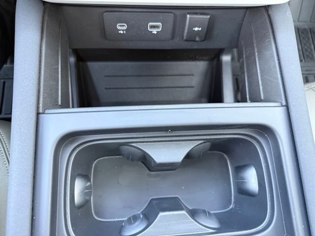 Used 2023 Blue Land Rover SE image 25