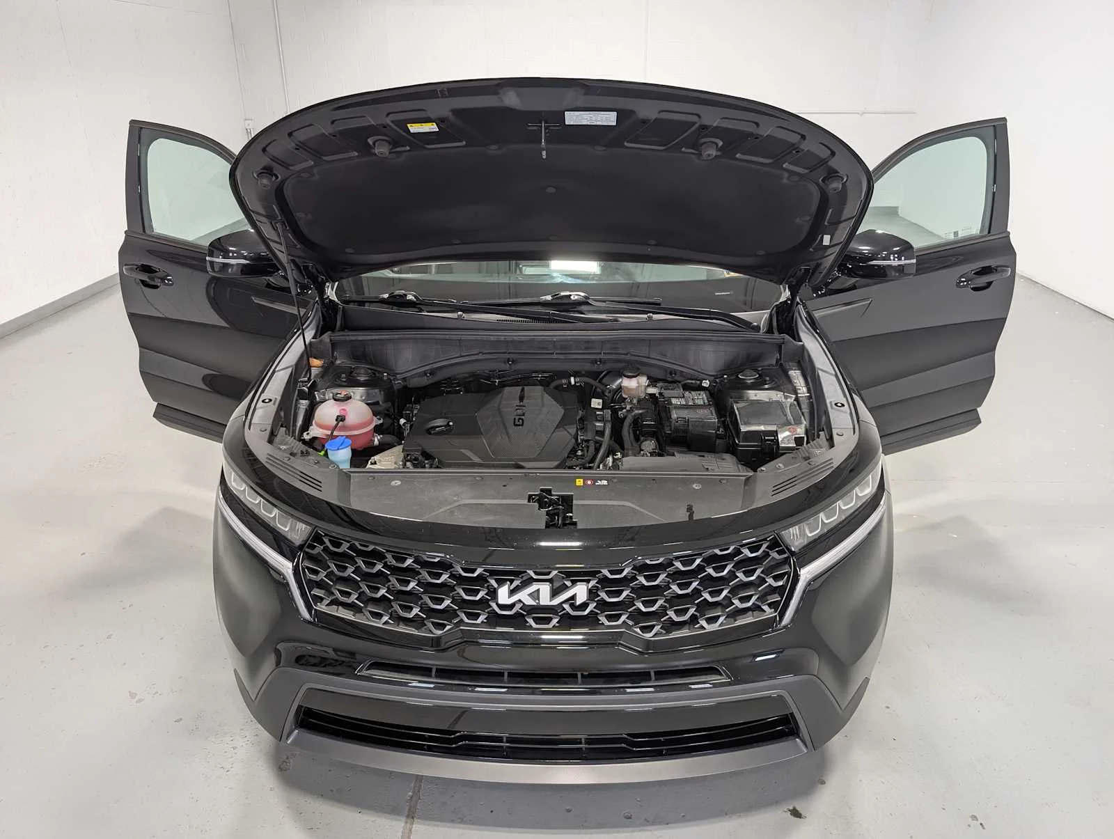Used 2023 Ebony Black Kia X-Line S image 13