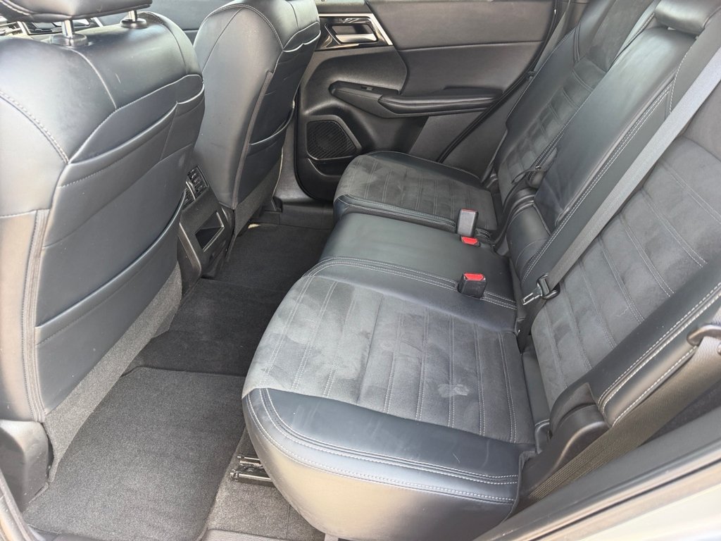 Used 2024 Alloy Silver Metallic Mitsubishi SE image 14