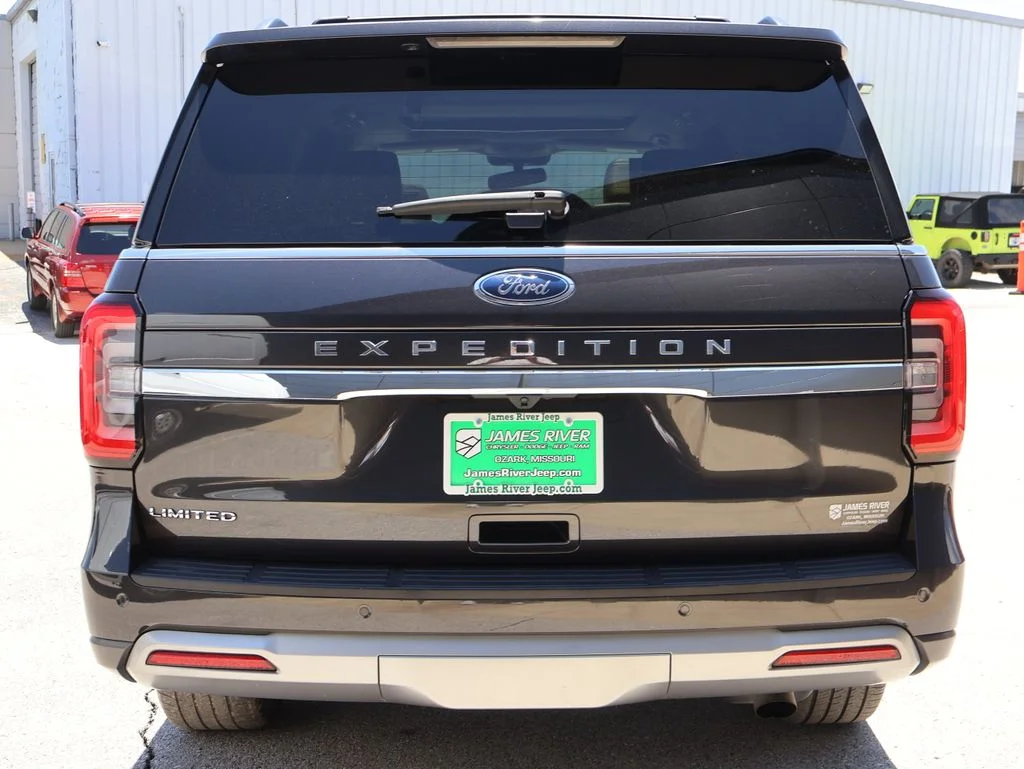 Used 2024 Gray Ford Limited image 4