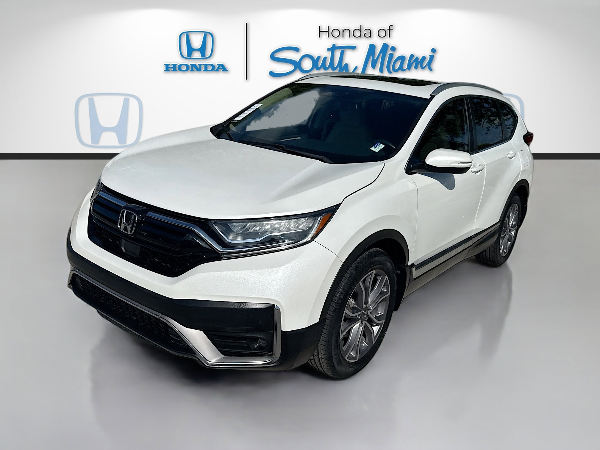Certified Used 2022 Platinum White Pearl Honda Touring image 3