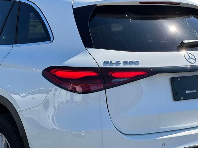 New 2026 Polar White Mercedes-Benz GLC 300 image 10