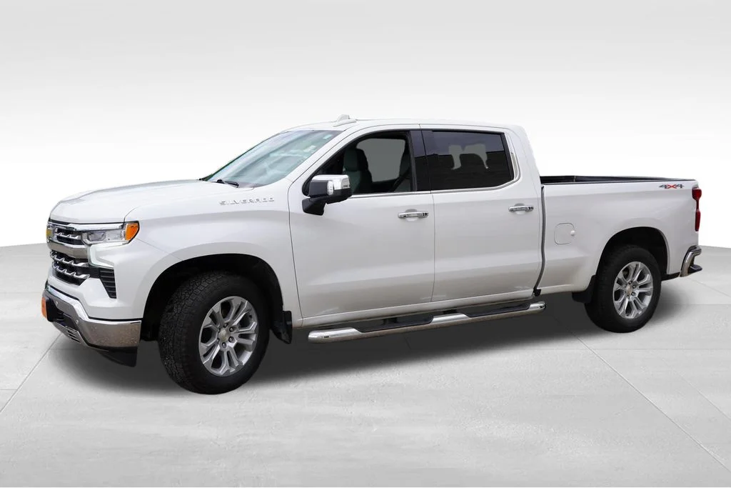 Used 2023 Iridescent Pearl Tricoat Chevrolet LTZ image 10