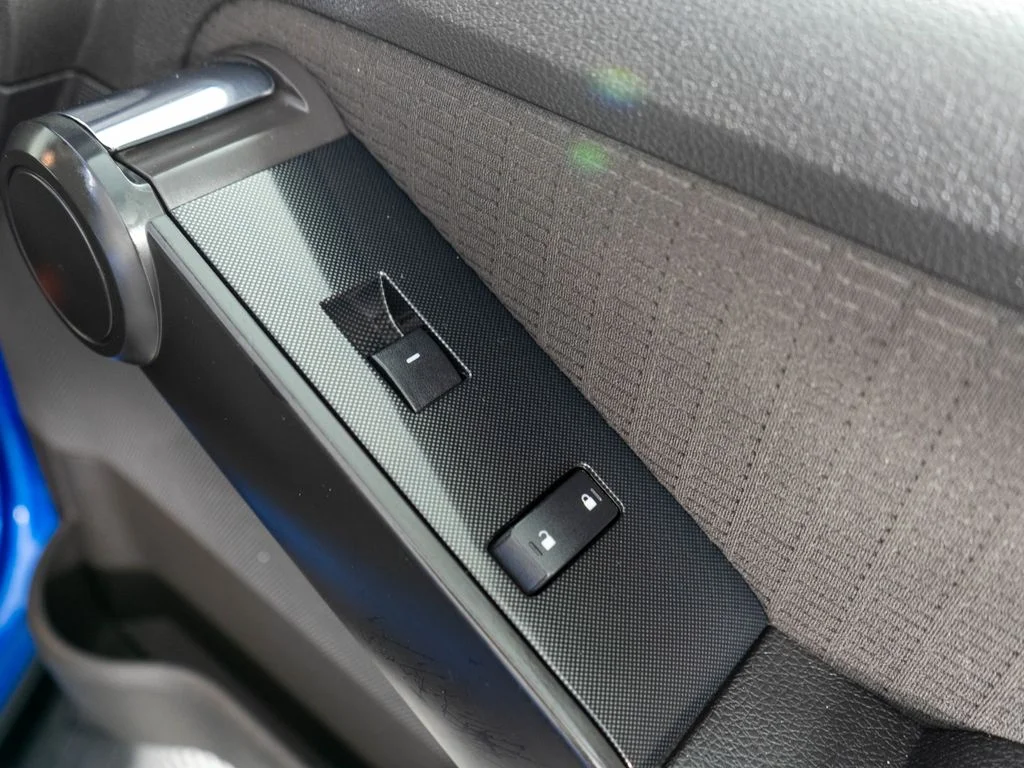 Used 2010 Blue Ford XLT image 9