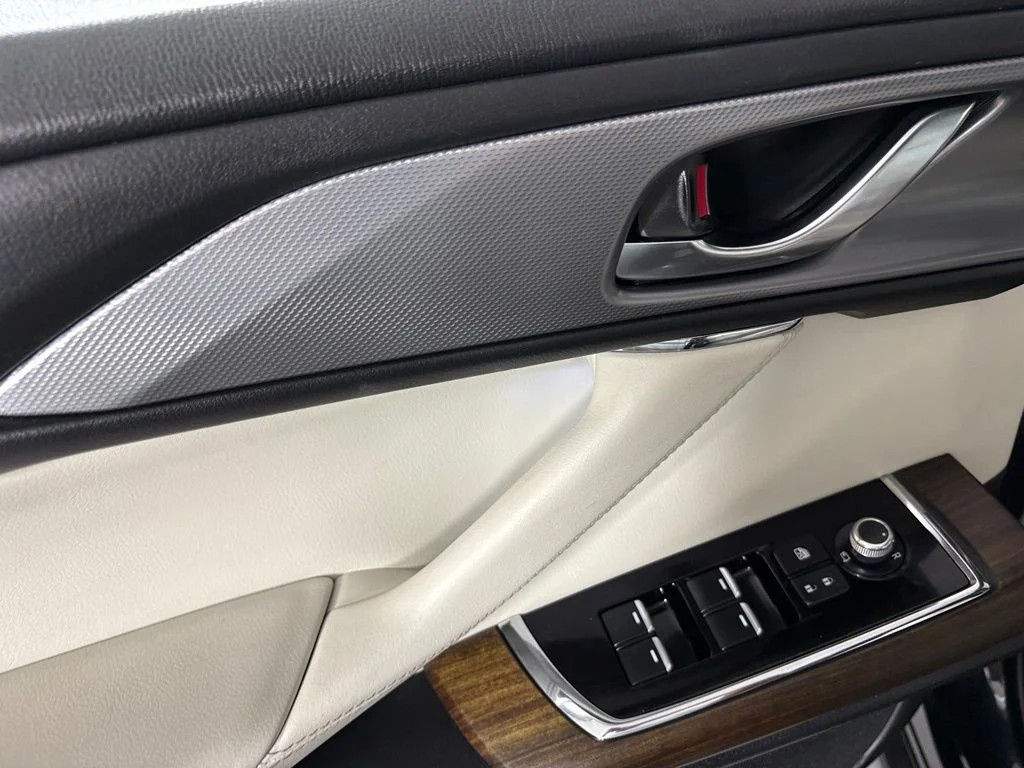 Used 2023 Black Mazda Signature image 21