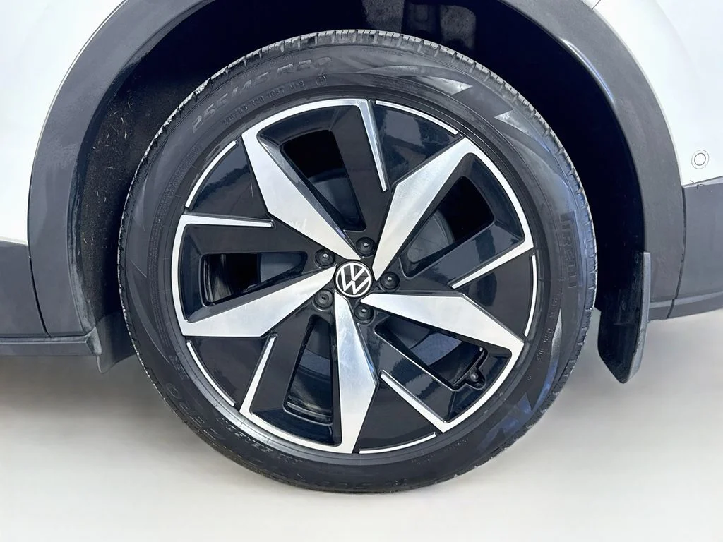 Used 2023 White Volkswagen Pro S image 31