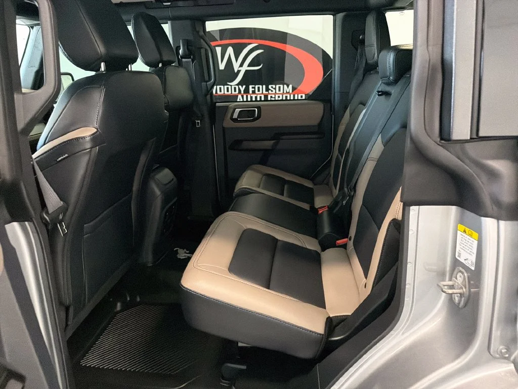 Used 2024 Silver Ford Wildtrak image 12