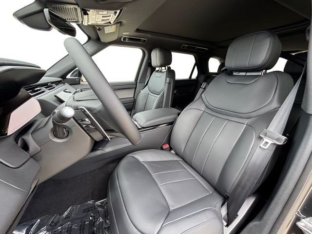 New 2026 Carpathian Grey Land Rover SE image 10
