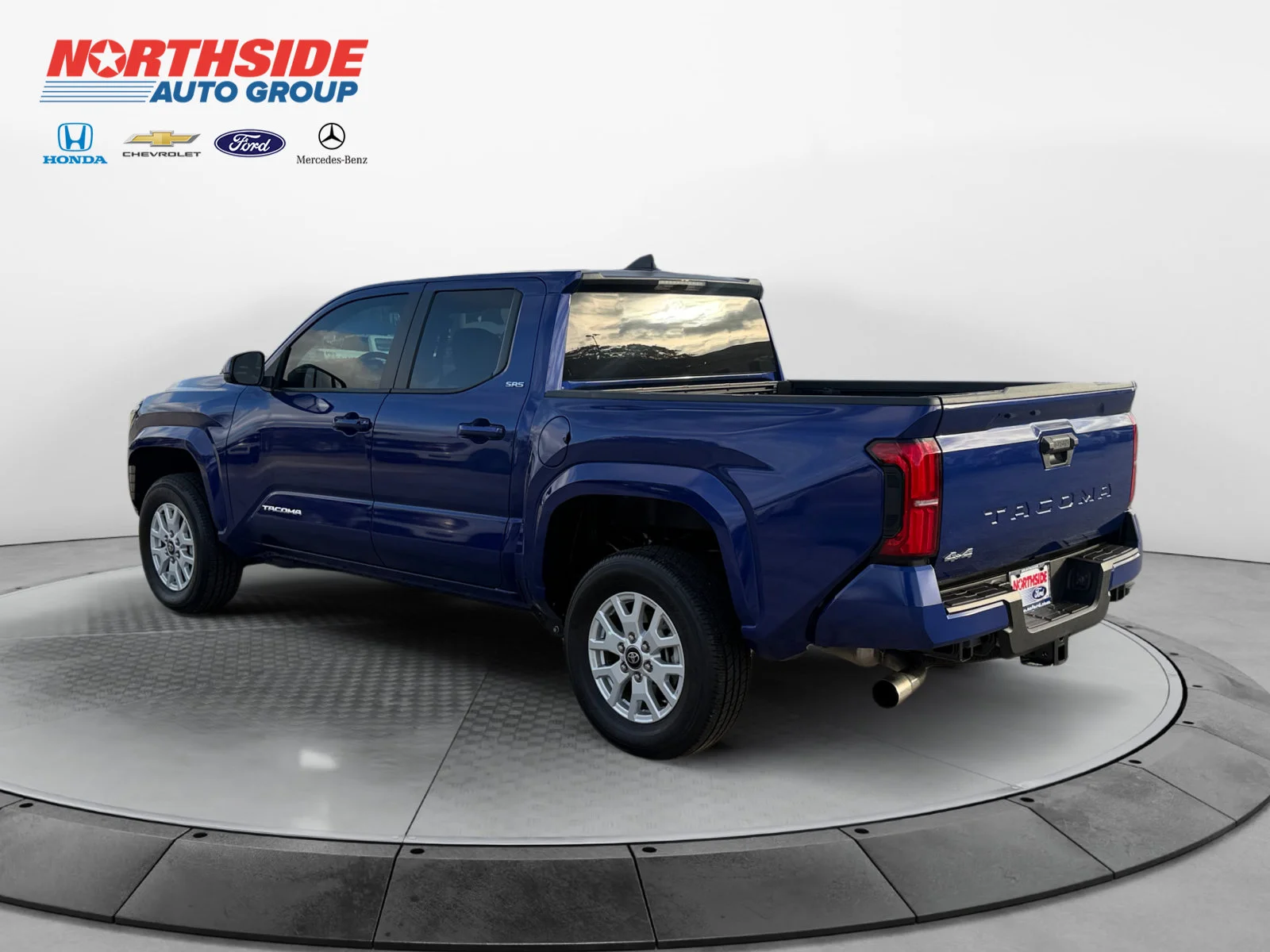 Used 2025 Blue Crush Metallic Toyota SR5 image 5